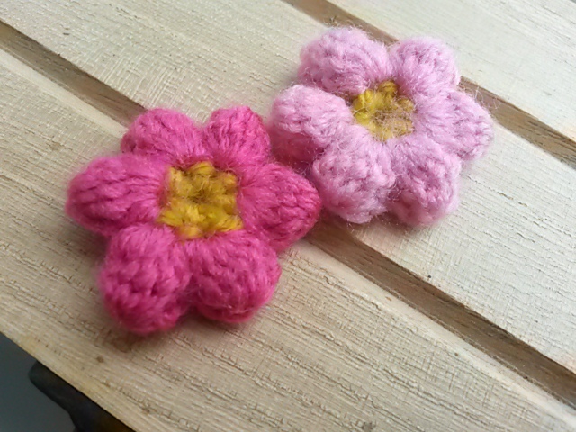 かぎ編みで簡単！ぷっくりお花（モリーの花）の編み図